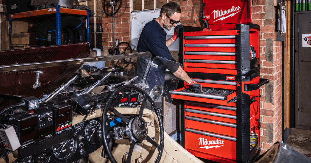 Milwaukee 30 Professional Steel Roll Cabinet Tool Chest 4932478849