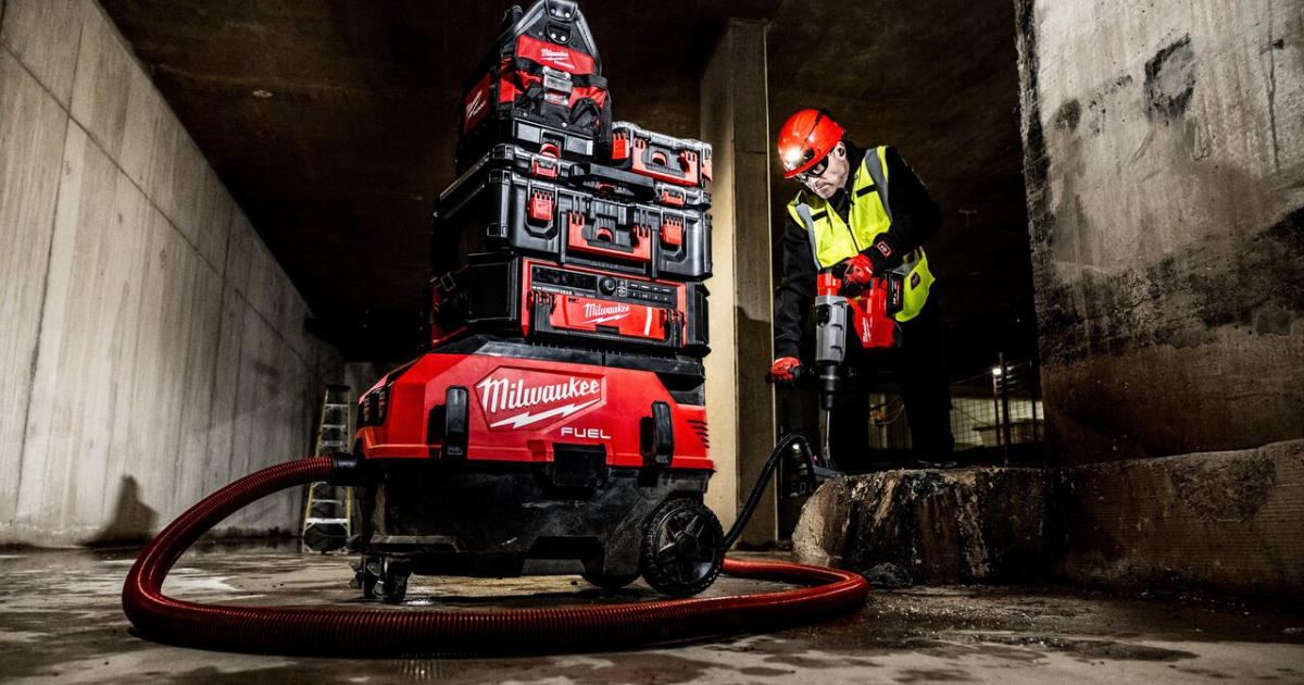 Milwaukee M18 Fuel M18ONEF2VC34M M Class ACDC Dual Battery Dust Extractor with VACLINK