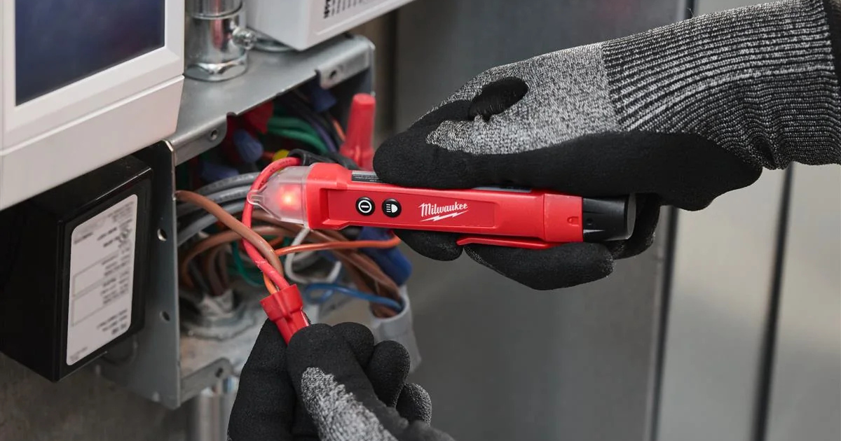 Milwaukee Non-Contact Voltage Detector with light NCVDF
