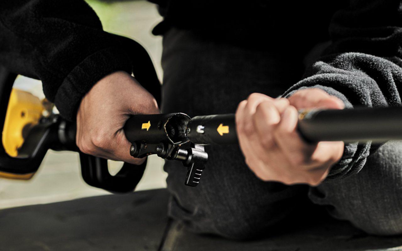 THE DEWALT 54V FLEXVOLT SPLIT-SHAFT OUTDOOR GARDEN MULTI-TOOL