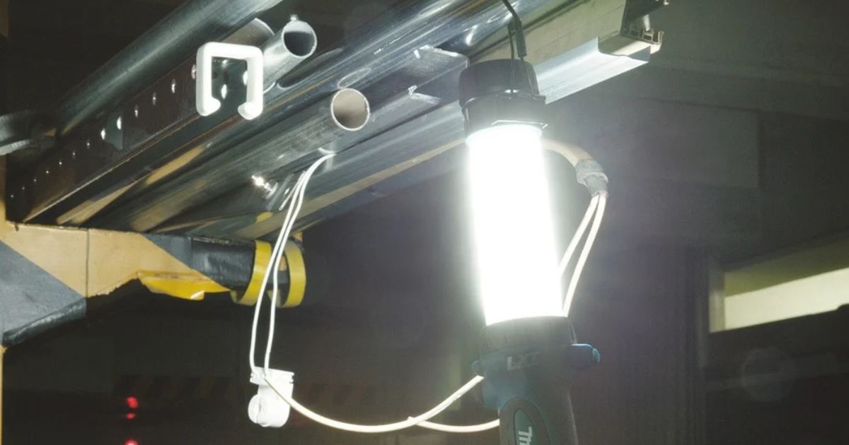 Makita 18V LXT LED Lantern Flashlight DML806